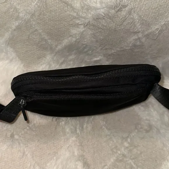 lululemon 1L NWT Black Everywhere Belt Bag Fanny Pack Water Repellent - Picture 7 of 15
